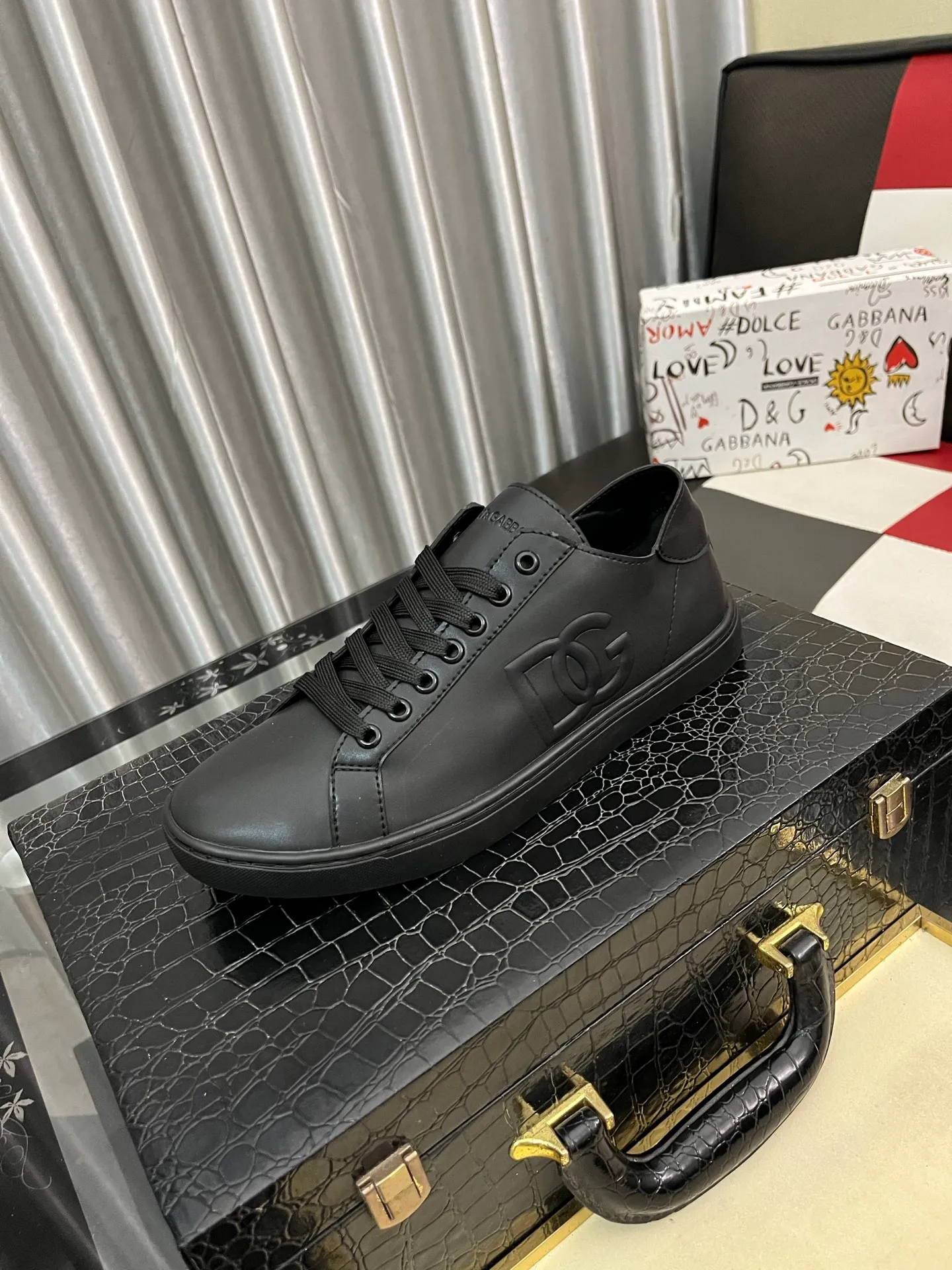 Men's shoes 💰400⌚️⌚️New DG Dolce & Gabbana high-end couple's sports and casual shoes, imported cowhide, multiple material splicing design➕Imported cowhide lining, cowhide foot pads➕Original TPR elastic outsole. Size: 38-46